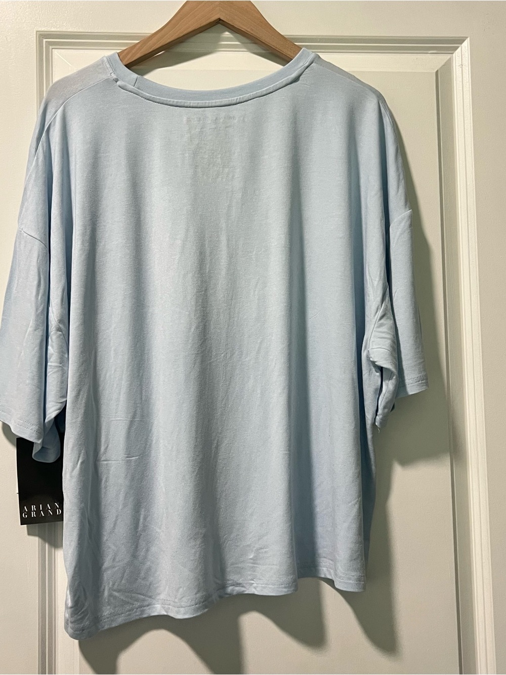 NWT Ariana Grande Women’s 2 Piece Pajama Short Set Light Blue Gray Size XL - Picture 4 of 10